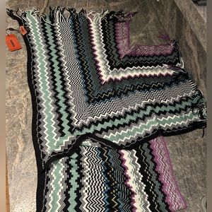 Luxury Designer New With Tags Missoni Scarf Zigzag Fringe wool women’s fall